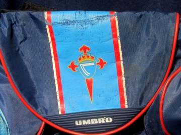 MOCHILA UMBRO REAL CLUB CELTA DE VIGO (9)